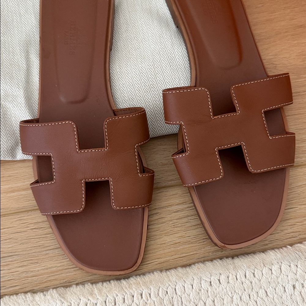 Hermès Oran Brown Leather Slide Sandals - Picture 2 of 8